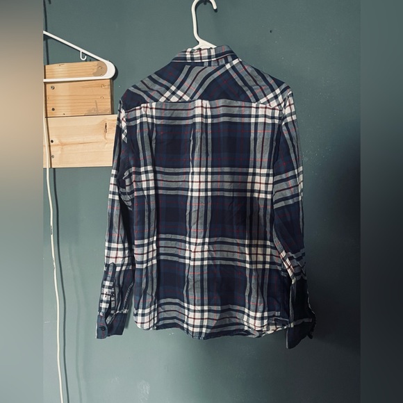 American Eagle Outfitters - Picture 3 of 3